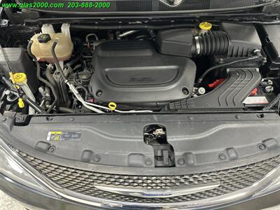 2020 Chrysler Pacifica Touring   - Photo 12 - Bethany, CT 06524