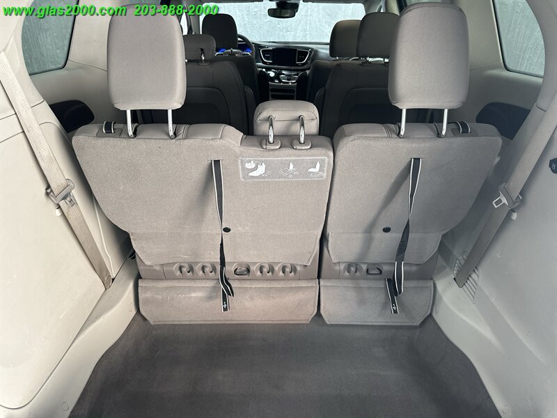 2020 Chrysler Pacifica Touring - Photo 15 - Bethany, CT 06524