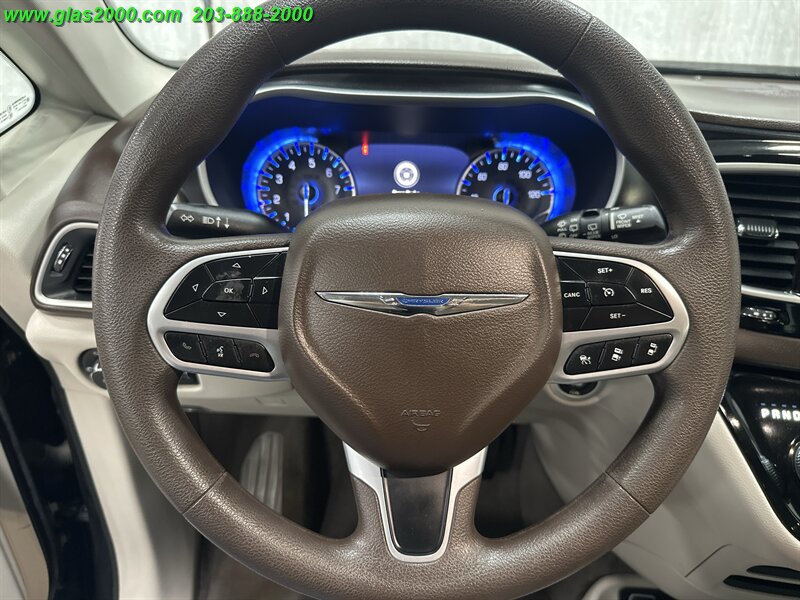 2020 Chrysler Pacifica Touring - Photo 4 - Bethany, CT 06524