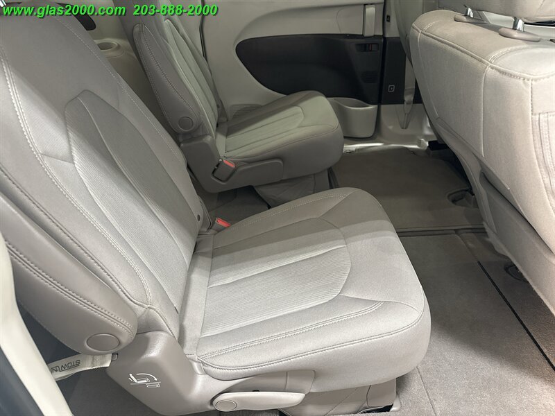 2020 Chrysler Pacifica Touring - Photo 10 - Bethany, CT 06524