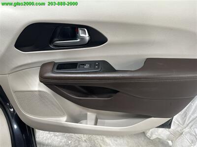 2020 Chrysler Pacifica Touring   - Photo 27 - Bethany, CT 06524