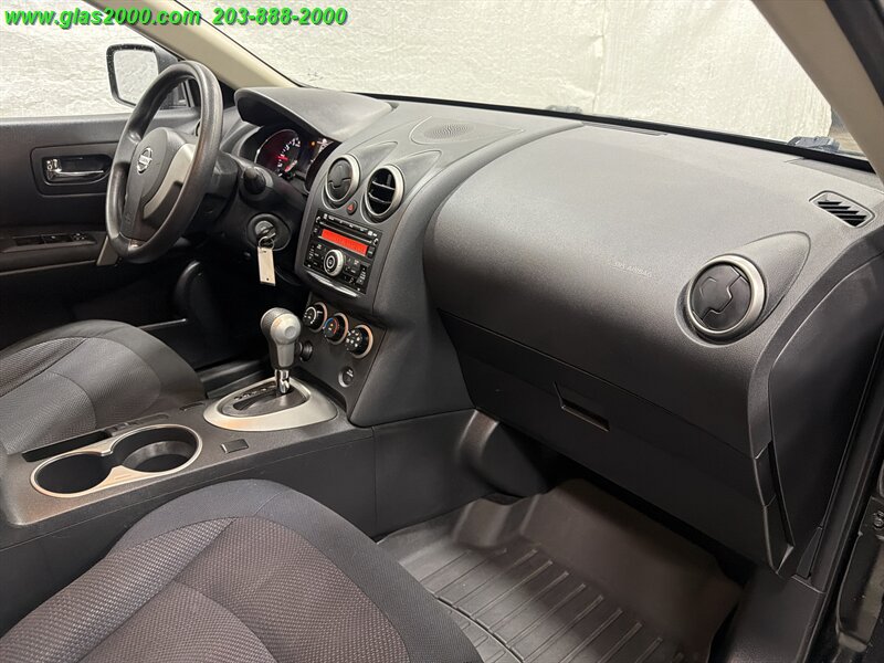 2014 Nissan Rogue SELECT S - Photo 5 - Bethany, CT 06524