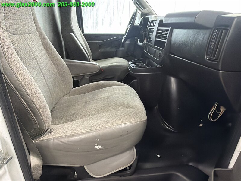 2016 Chevrolet Express 3500 - Photo 21 - Bethany, CT 06524