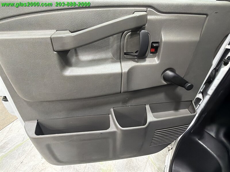 2016 Chevrolet Express 3500 - Photo 25 - Bethany, CT 06524