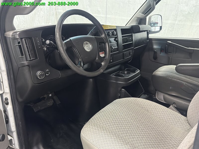 2016 Chevrolet Express 3500 - Photo 3 - Bethany, CT 06524