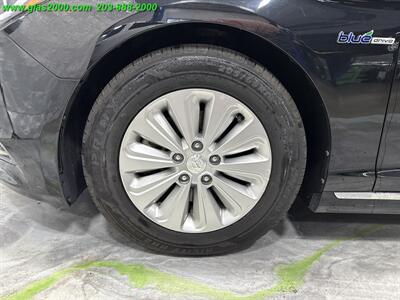 2016 Hyundai SONATA Hybrid SE   - Photo 16 - Bethany, CT 06524