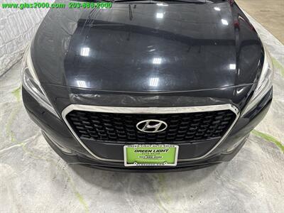 2016 Hyundai SONATA Hybrid SE   - Photo 12 - Bethany, CT 06524