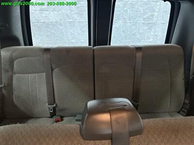 2022 Chevrolet Express LS Passenger   - Photo 15 - Bethany, CT 06524