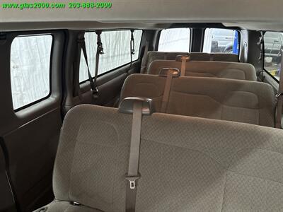 2022 Chevrolet Express LS Passenger   - Photo 16 - Bethany, CT 06524