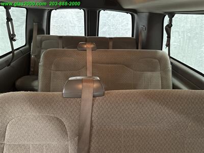 2022 Chevrolet Express LS Passenger   - Photo 12 - Bethany, CT 06524
