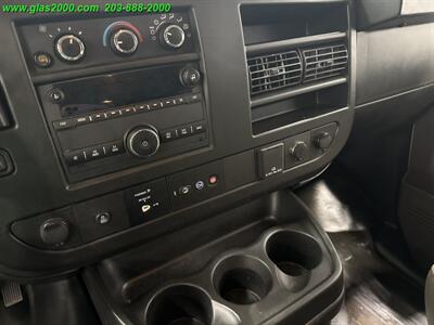2022 Chevrolet Express LS Passenger   - Photo 11 - Bethany, CT 06524