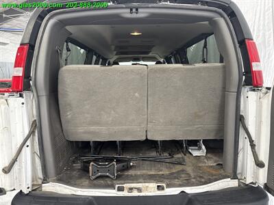 2022 Chevrolet Express LS Passenger   - Photo 10 - Bethany, CT 06524