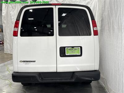 2022 Chevrolet Express LS Passenger   - Photo 20 - Bethany, CT 06524