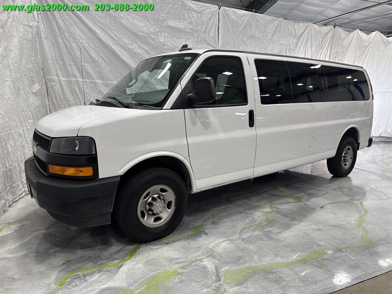 2022 Chevrolet Express LS Passenger - Photo 1 - Bethany, CT 06524