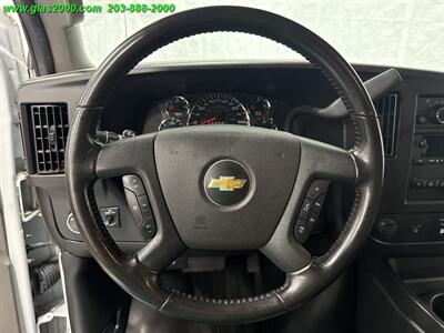 2022 Chevrolet Express LS Passenger   - Photo 4 - Bethany, CT 06524