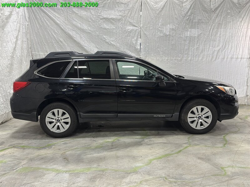 2017 Subaru Outback 2.5i Premium - Photo 14 - Bethany, CT 06524