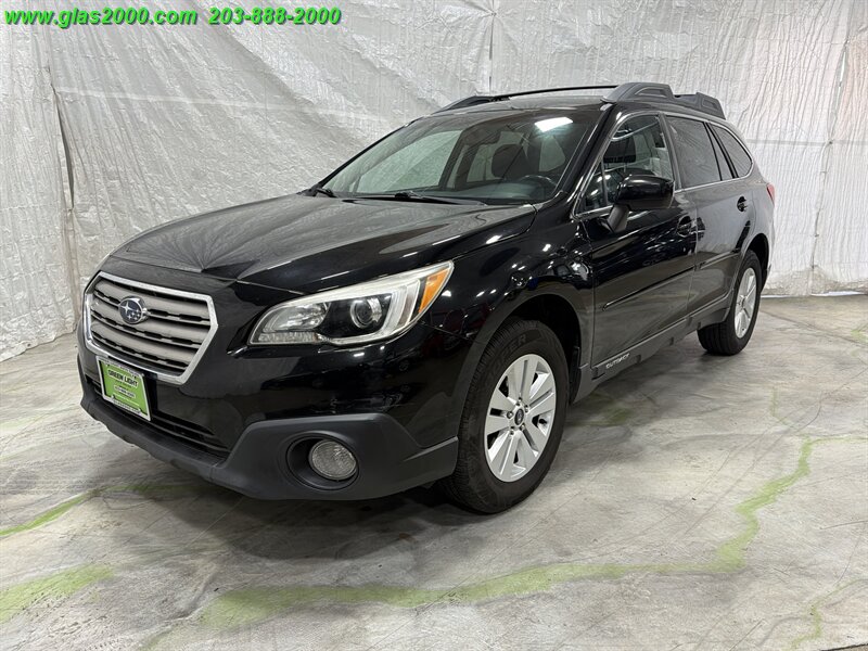 2017 Subaru Outback 2.5i Premium   - Photo 1 - Bethany, CT 06524