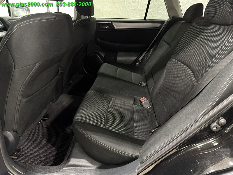 2017 Subaru Outback 2.5i Premium - Photo 9 - Bethany, CT 06524