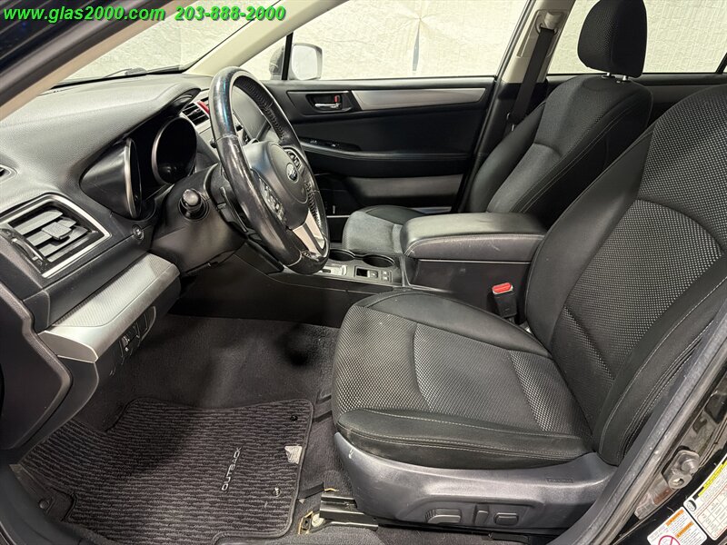 2017 Subaru Outback 2.5i Premium - Photo 23 - Bethany, CT 06524