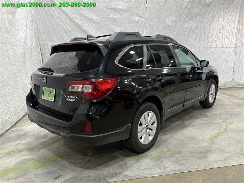 2017 Subaru Outback 2.5i Premium - Photo 8 - Bethany, CT 06524