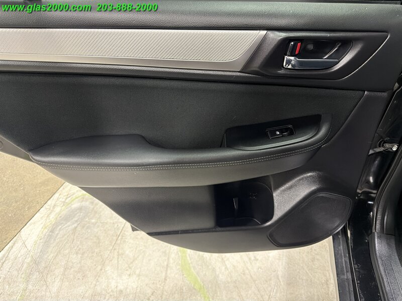 2017 Subaru Outback 2.5i Premium - Photo 28 - Bethany, CT 06524