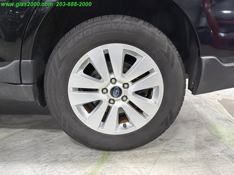 2017 Subaru Outback 2.5i Premium - Photo 16 - Bethany, CT 06524