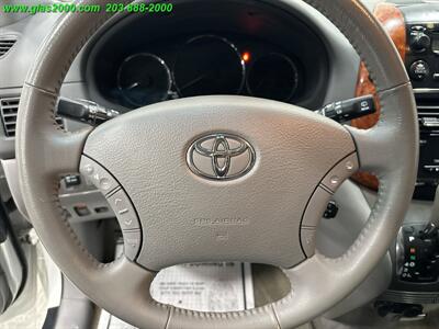 2009 Toyota Sienna XLE   - Photo 4 - Bethany, CT 06524