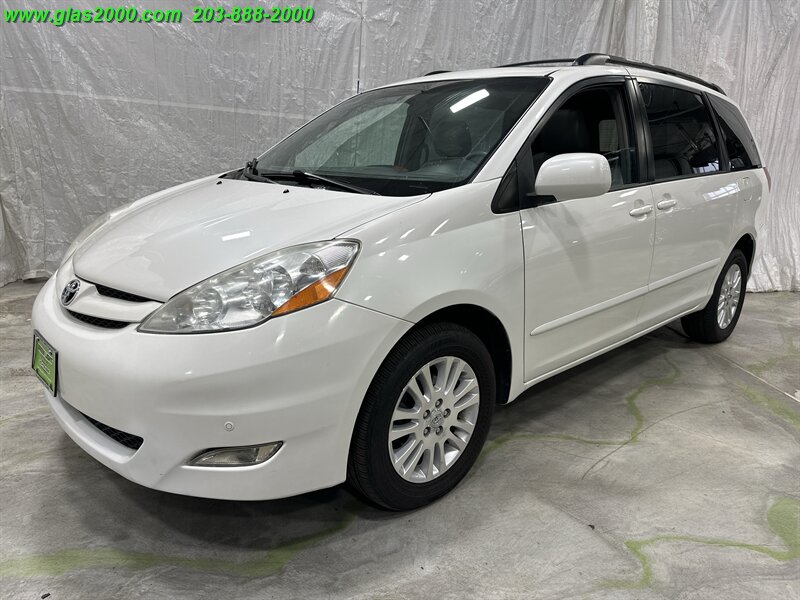 2009 Toyota Sienna XLE   - Photo 1 - Bethany, CT 06524