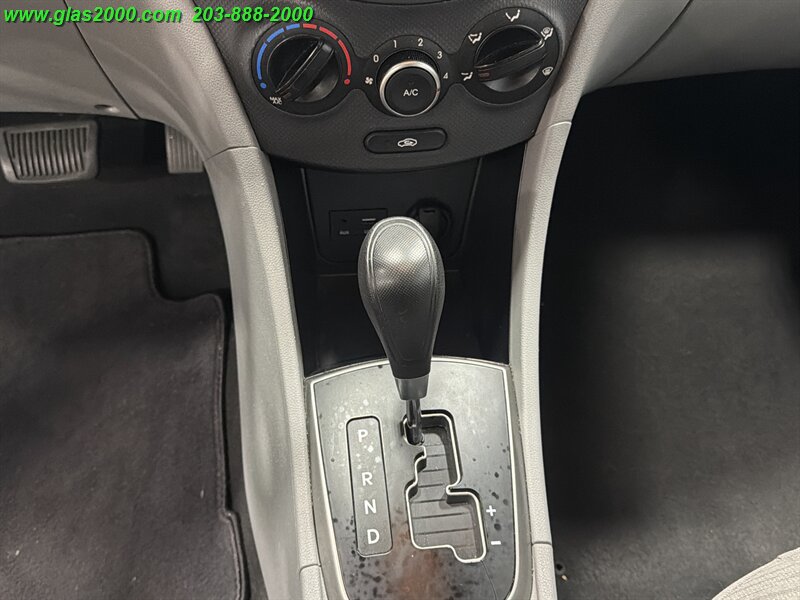2017 Hyundai ACCENT SE - Photo 17 - Bethany, CT 06524