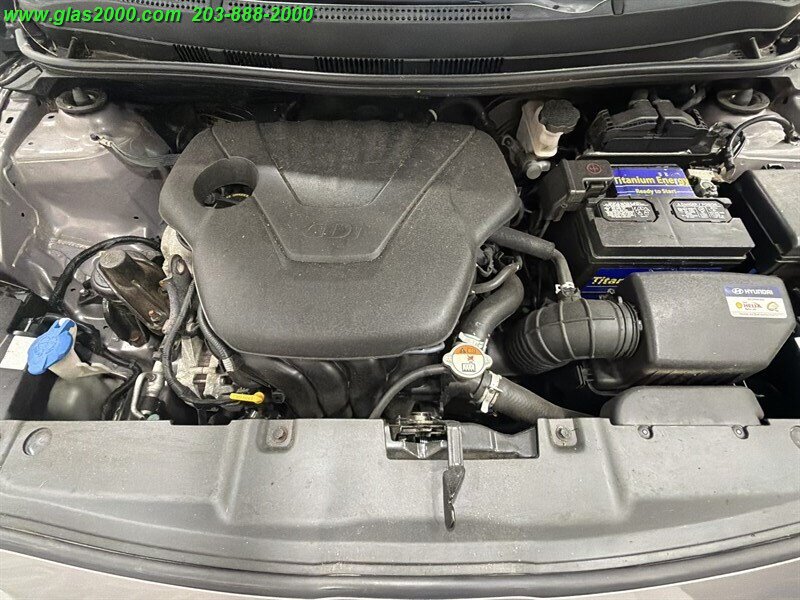 2017 Hyundai ACCENT SE - Photo 12 - Bethany, CT 06524