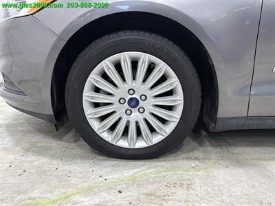 2014 Ford Fusion Hybrid S   - Photo 16 - Bethany, CT 06524
