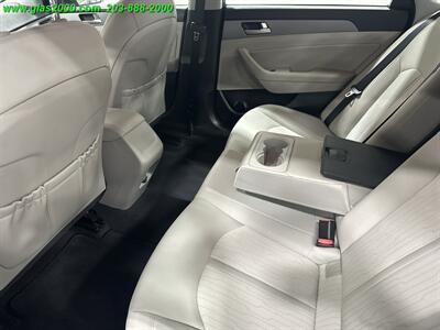 2016 Hyundai SONATA Hybrid SE   - Photo 9 - Bethany, CT 06524