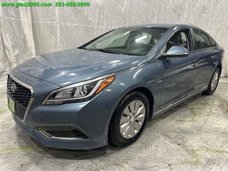 2016 Hyundai SONATA Hybrid SE   - Photo 1 - Bethany, CT 06524