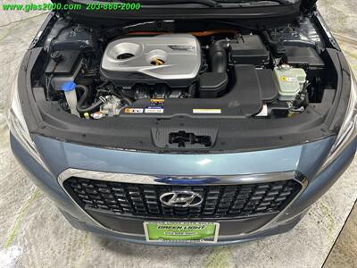 2016 Hyundai SONATA Hybrid SE   - Photo 12 - Bethany, CT 06524