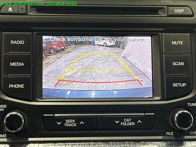 2016 Hyundai SONATA Hybrid SE   - Photo 11 - Bethany, CT 06524