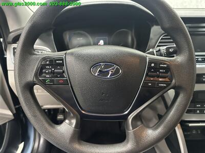 2016 Hyundai SONATA Hybrid SE   - Photo 4 - Bethany, CT 06524