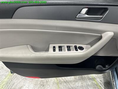 2016 Hyundai SONATA Hybrid SE   - Photo 25 - Bethany, CT 06524