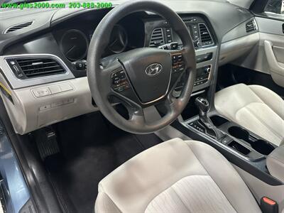 2016 Hyundai SONATA Hybrid SE   - Photo 3 - Bethany, CT 06524