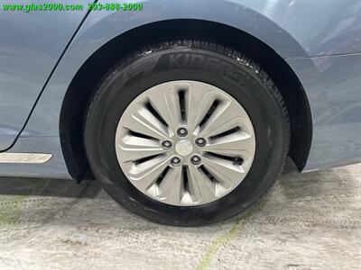 2016 Hyundai SONATA Hybrid SE   - Photo 16 - Bethany, CT 06524