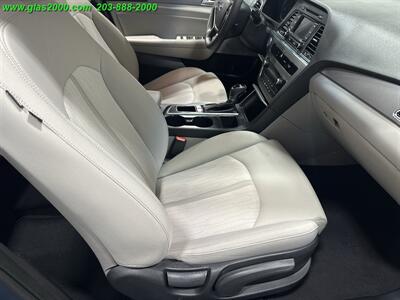 2016 Hyundai SONATA Hybrid SE   - Photo 21 - Bethany, CT 06524