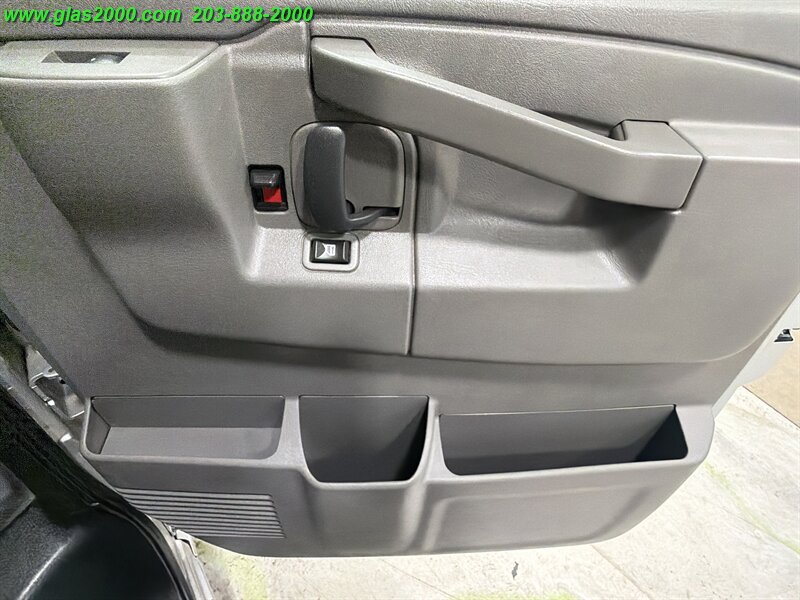 2019 Chevrolet Express LS 2500 - Photo 24 - Bethany, CT 06524