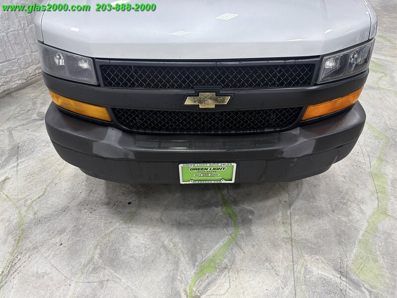 2019 Chevrolet Express LS 2500 - Photo 12 - Bethany, CT 06524