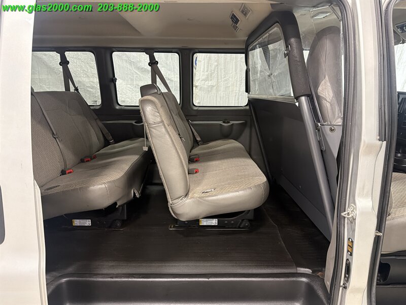 2019 Chevrolet Express LS 2500 - Photo 10 - Bethany, CT 06524