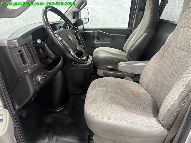 2019 Chevrolet Express LS 2500 - Photo 22 - Bethany, CT 06524