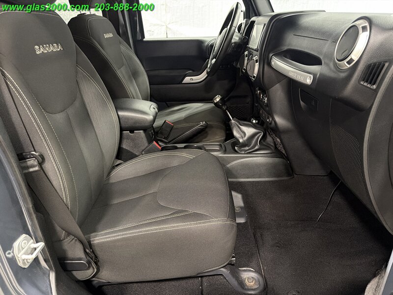 2016 Jeep Wrangler Unlimited Sahara - Photo 21 - Bethany, CT 06524