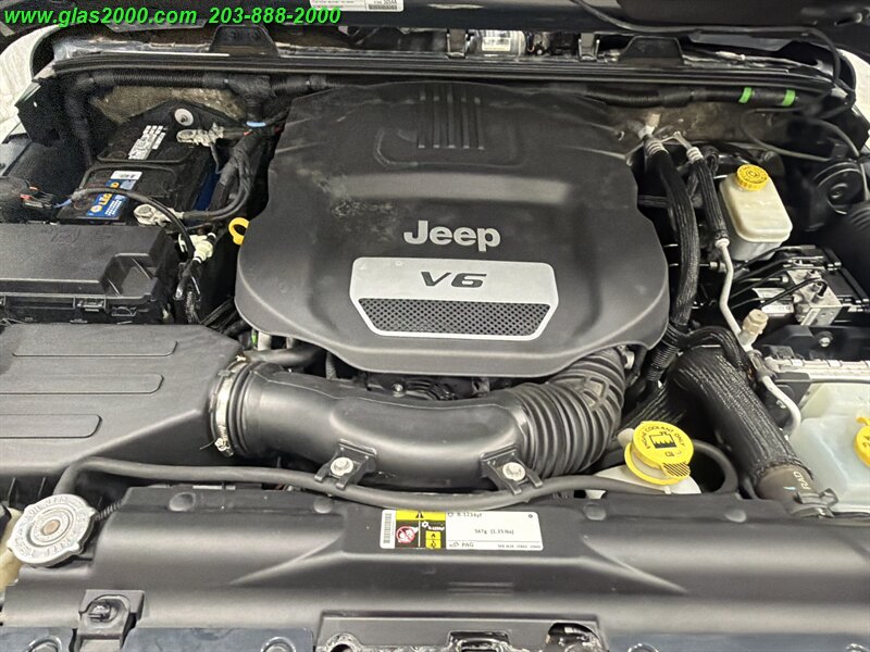 2016 Jeep Wrangler Unlimited Sahara - Photo 12 - Bethany, CT 06524
