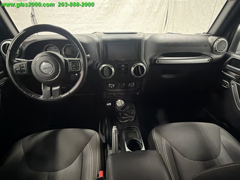 2016 Jeep Wrangler Unlimited Sahara - Photo 6 - Bethany, CT 06524