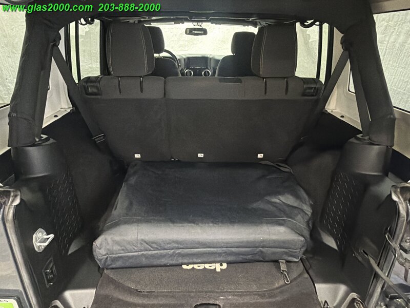 2016 Jeep Wrangler Unlimited Sahara - Photo 15 - Bethany, CT 06524