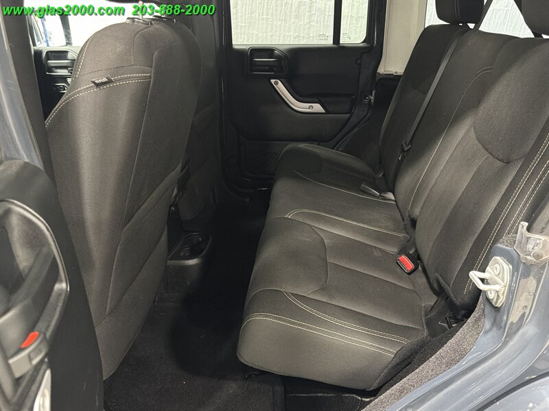 2016 Jeep Wrangler Unlimited Sahara - Photo 9 - Bethany, CT 06524