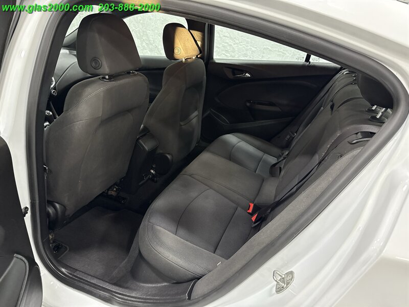 2017 Chevrolet Cruze LT Auto - Photo 9 - Bethany, CT 06524